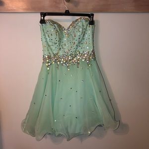 Mori Lee Homecoming Dress (pet/smoke free home)